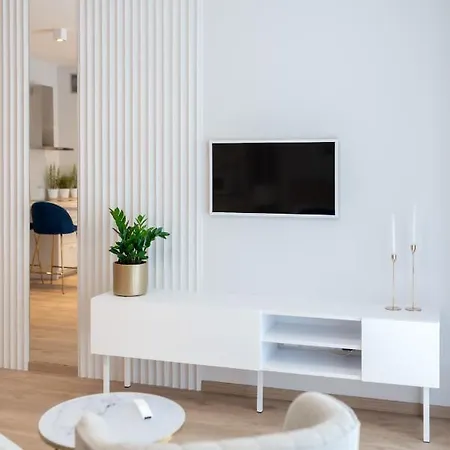 Elegant Junior Apartment *